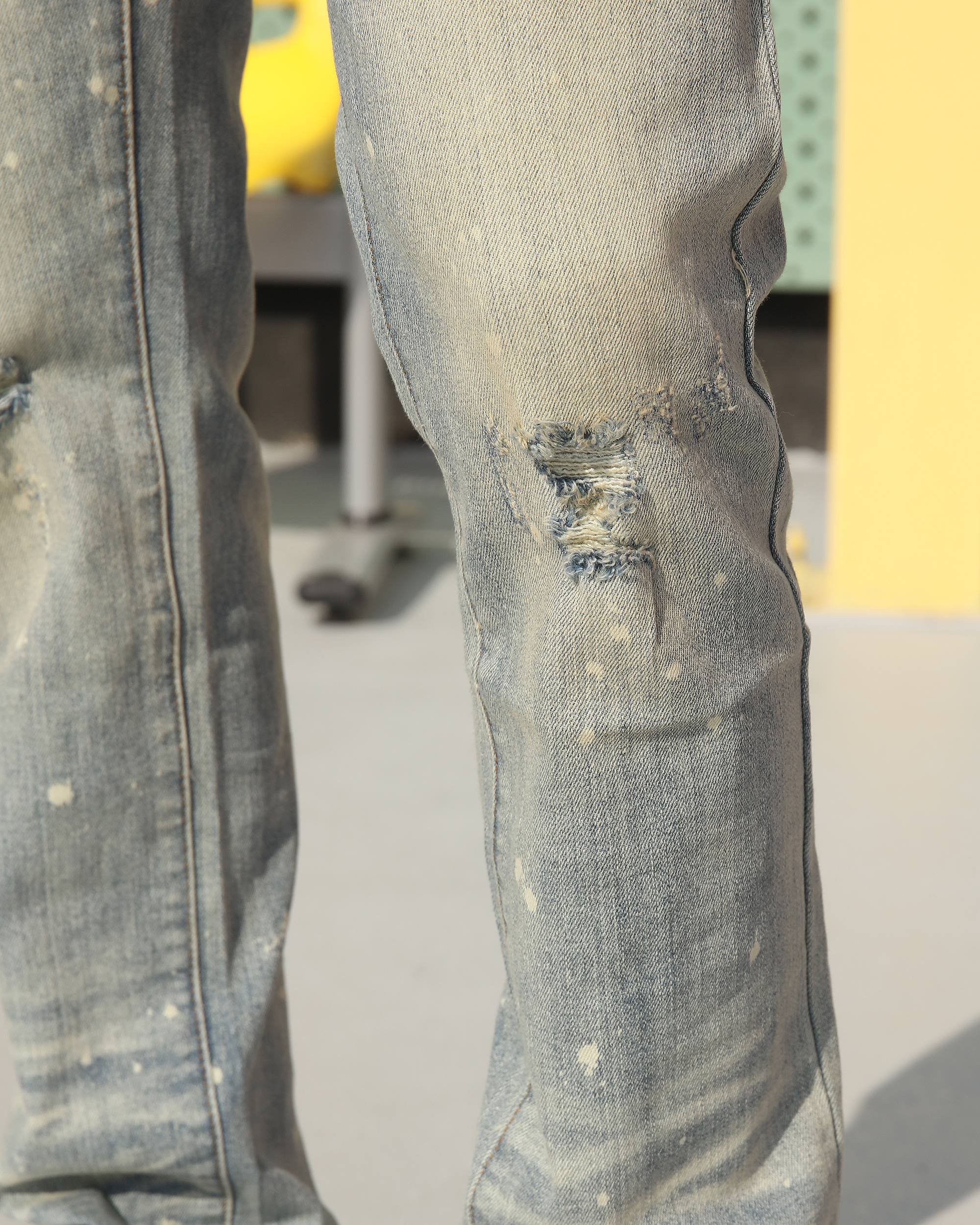 Stylish & Vintage Light Blue Paint-Splatter Slim Jeans for Men