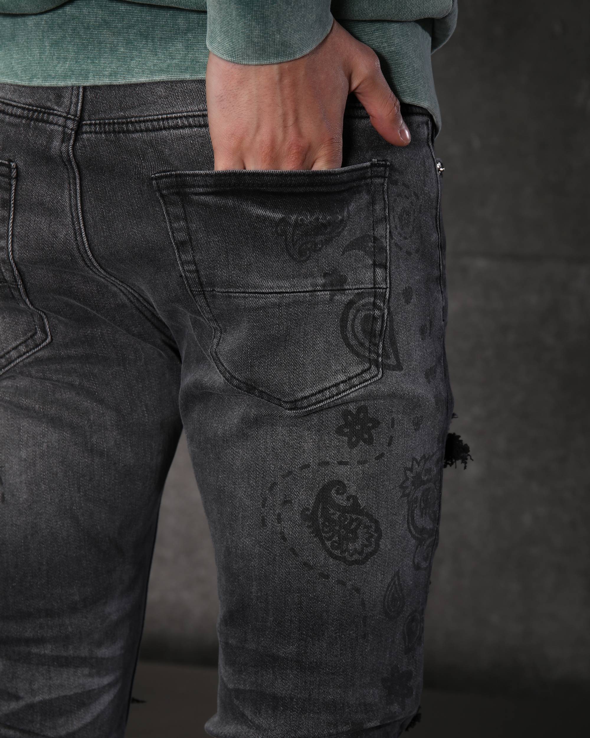 Sleek Men’s Black Distressed Skinny Jeans with Floral Prints